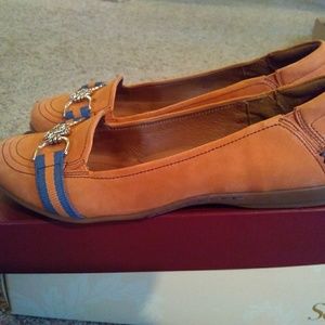 Sofft, size 8.5 flats. Burnt orange with blue acce